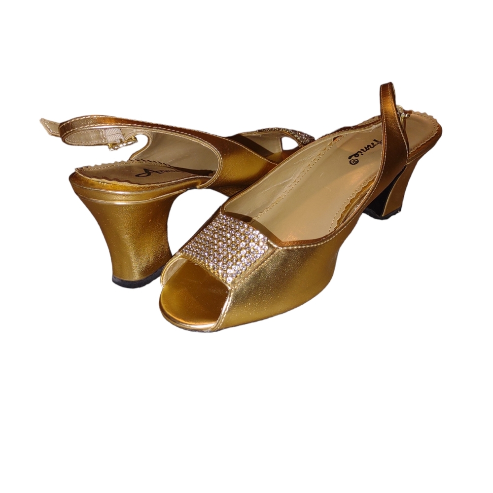 Annie Shoe| Gold open toe| size 11W